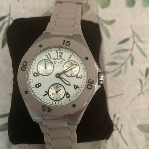 Invicta Accessories - Invicta conture watch